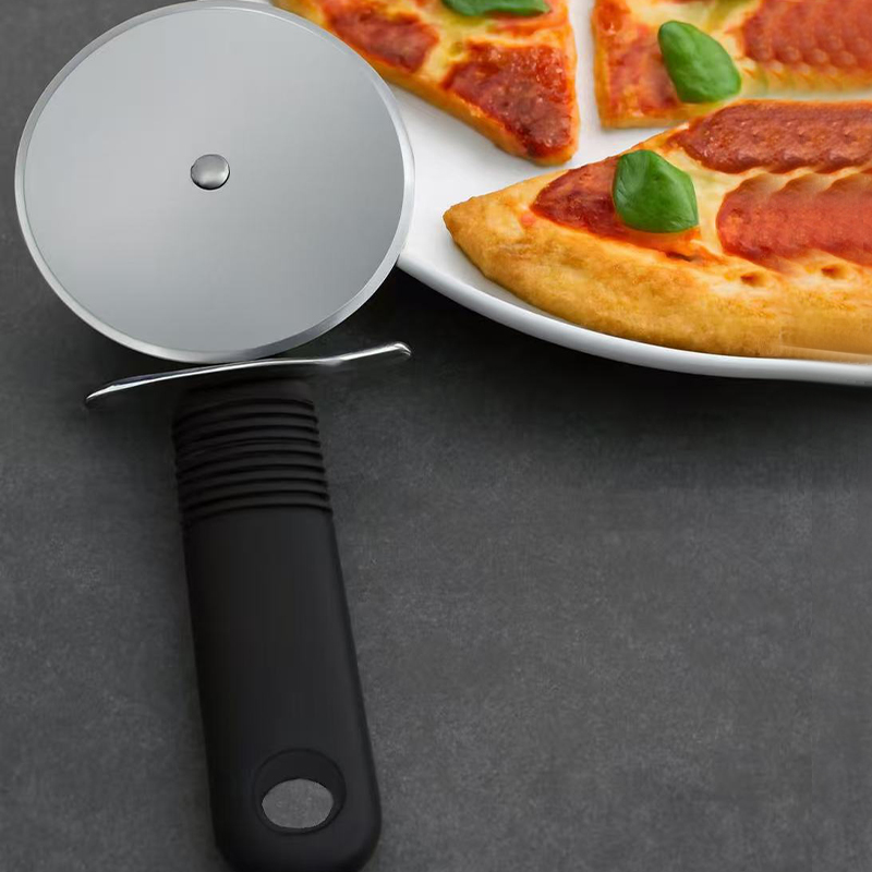 Silicone-handle pizza cutter