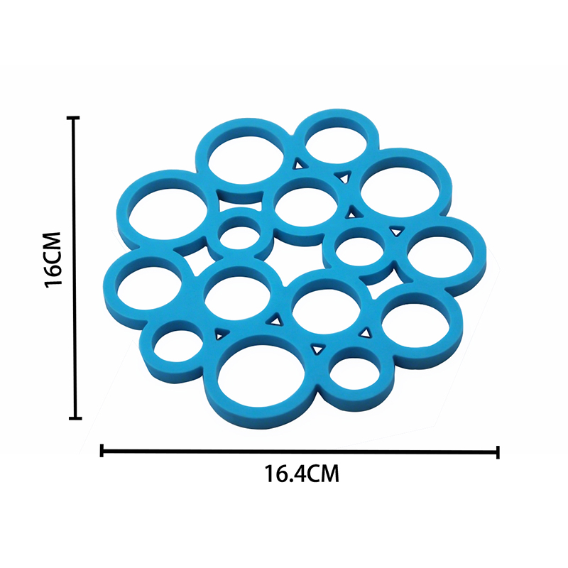 Openwork silicone trivet
